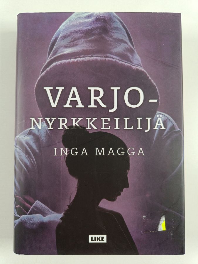 Inga Magga : Varjonyrkkeilijä
