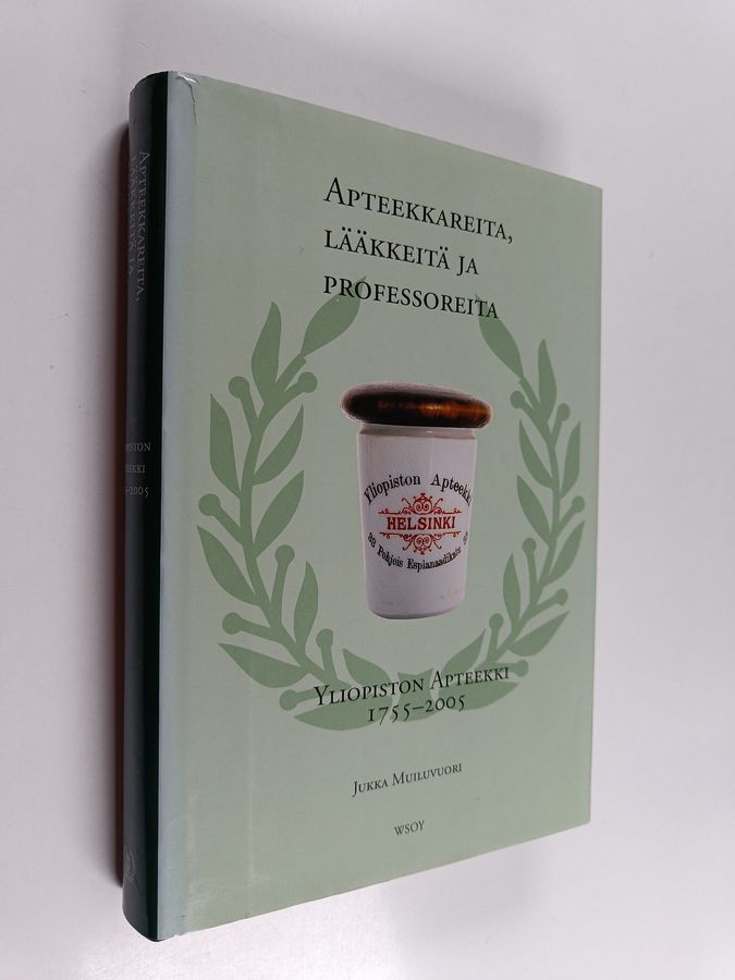 Apteekkareita, lääkkeitä ja professoreita