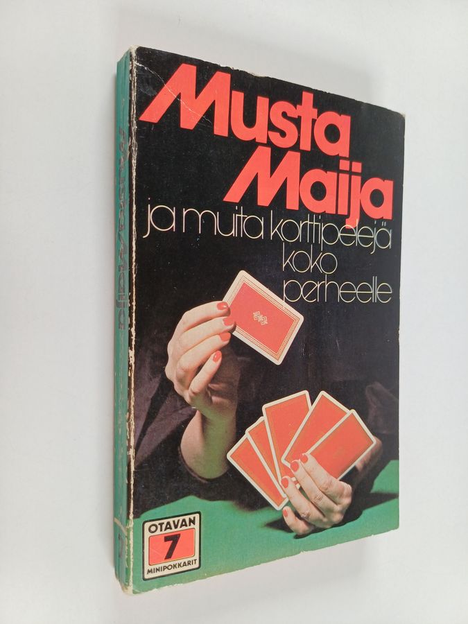 Musta maija ja muita korttipelejä koko perheelle