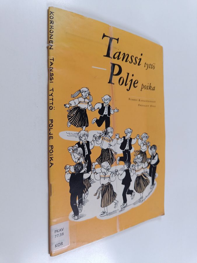 TANSSI TYTTÖ - POLJE POIKA