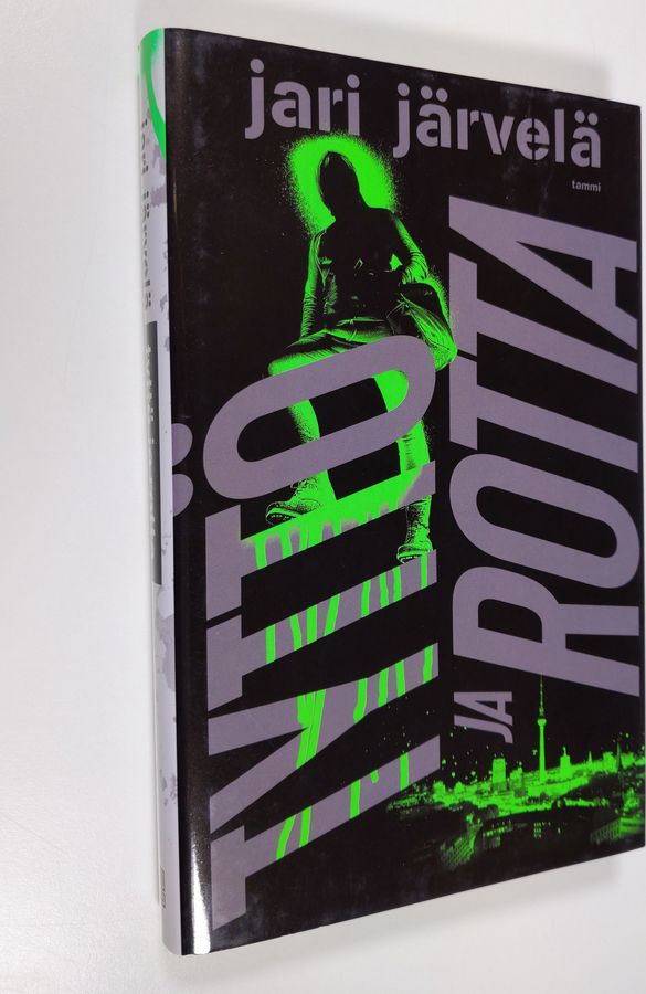 Jari Järvelä : Tyttö ja rotta