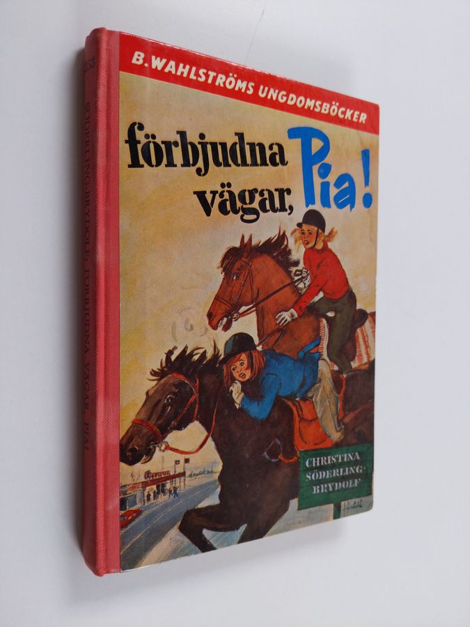 Förbjudna vägar, Pia