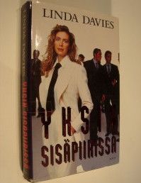 Linda Davies : Yksin sisäpiirissä