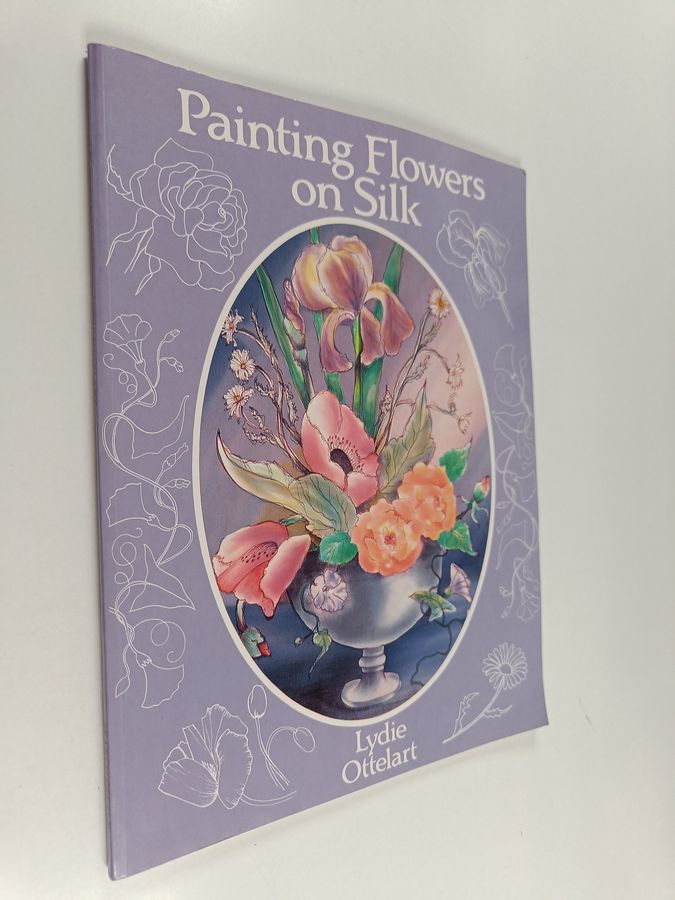 Painting flowers on silk