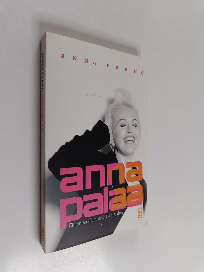 Anna palaa