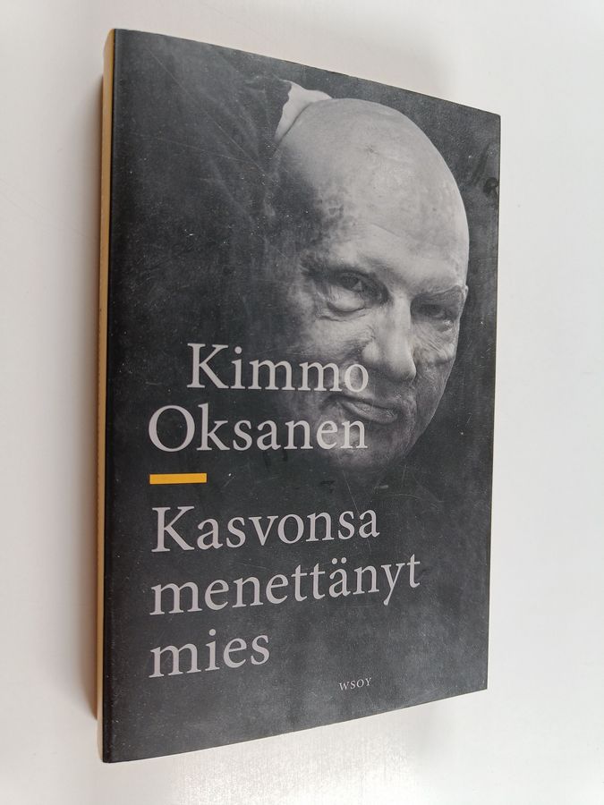 Kasvonsa menettänyt mies