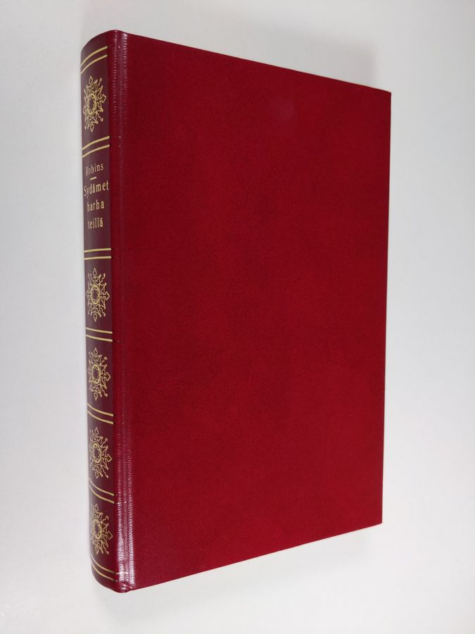 Denise Robins : Sydämet harhateillä