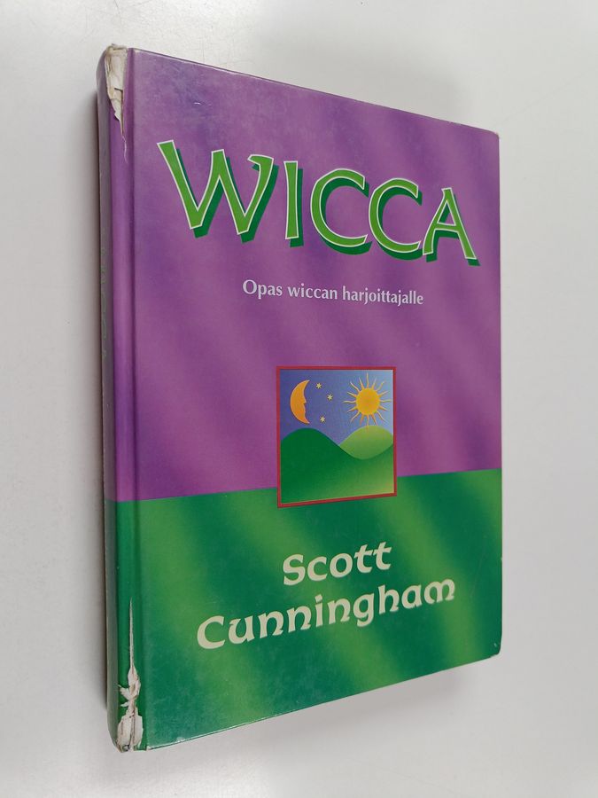 Scott Cunningham : Wicca : opas wiccan harjoittajalle