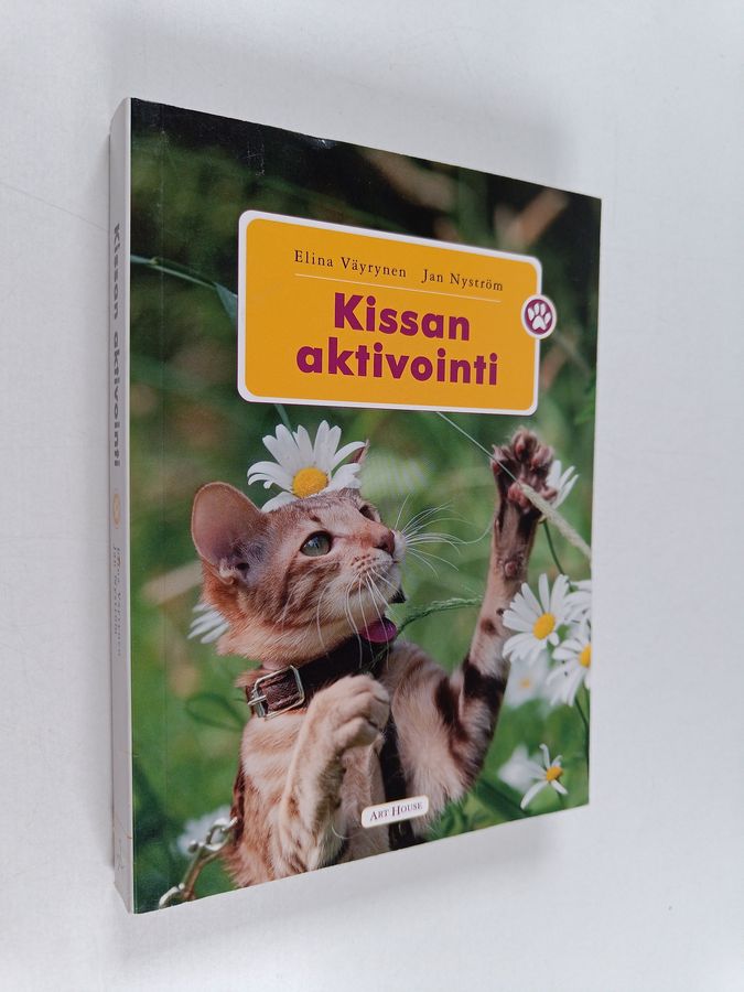 Elina Väyrynen : Kissan aktivointi