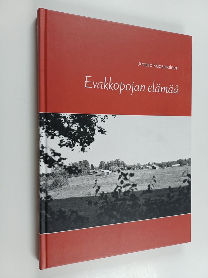 Evakkopojan elämää