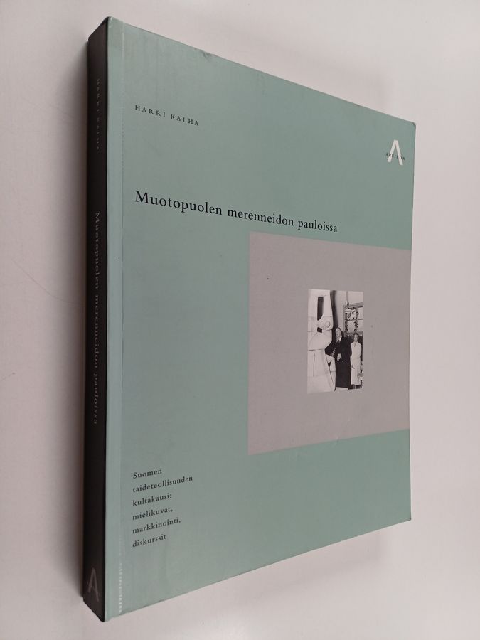 Muotopuolen merenneidon pauloissa