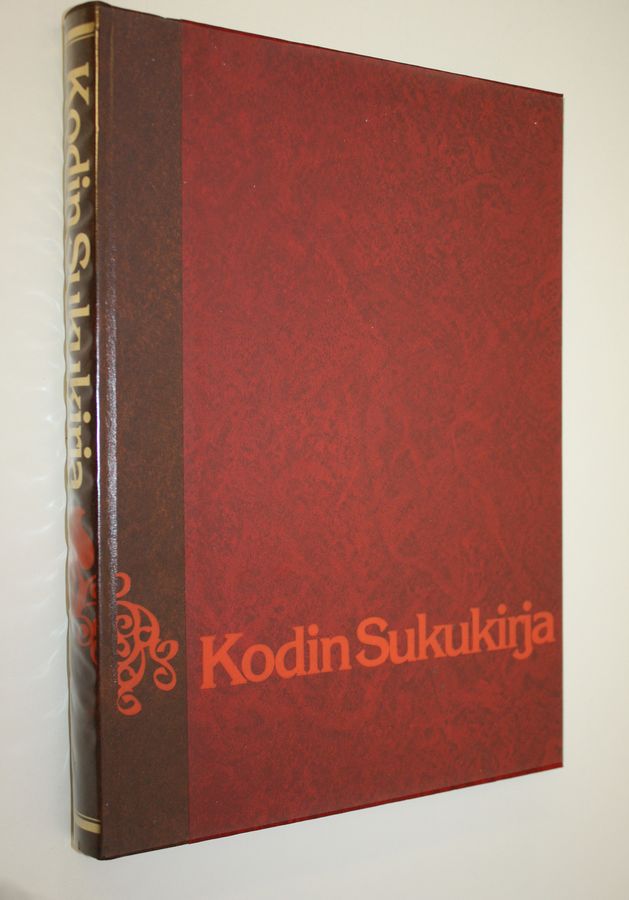 Aarno Tertti : Kodin sukukirja