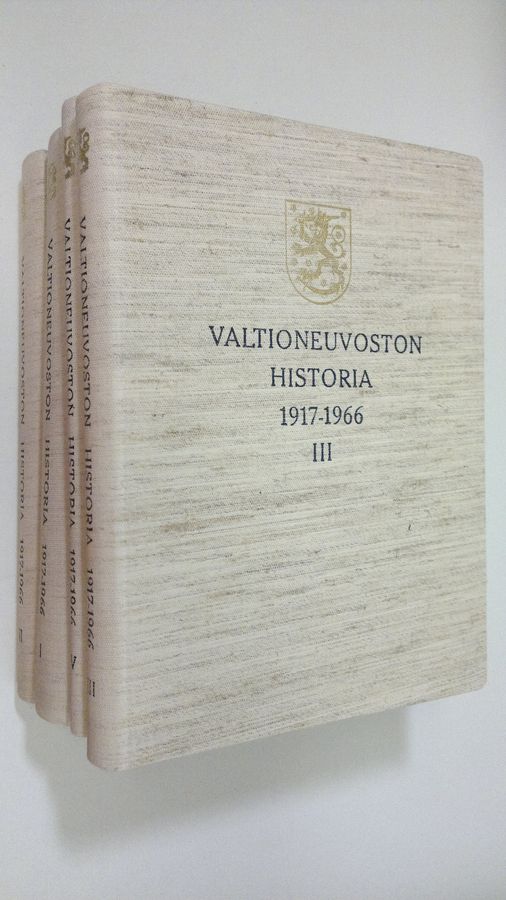 Heikki Hosia : Valtioneuvoston historia 1-4
