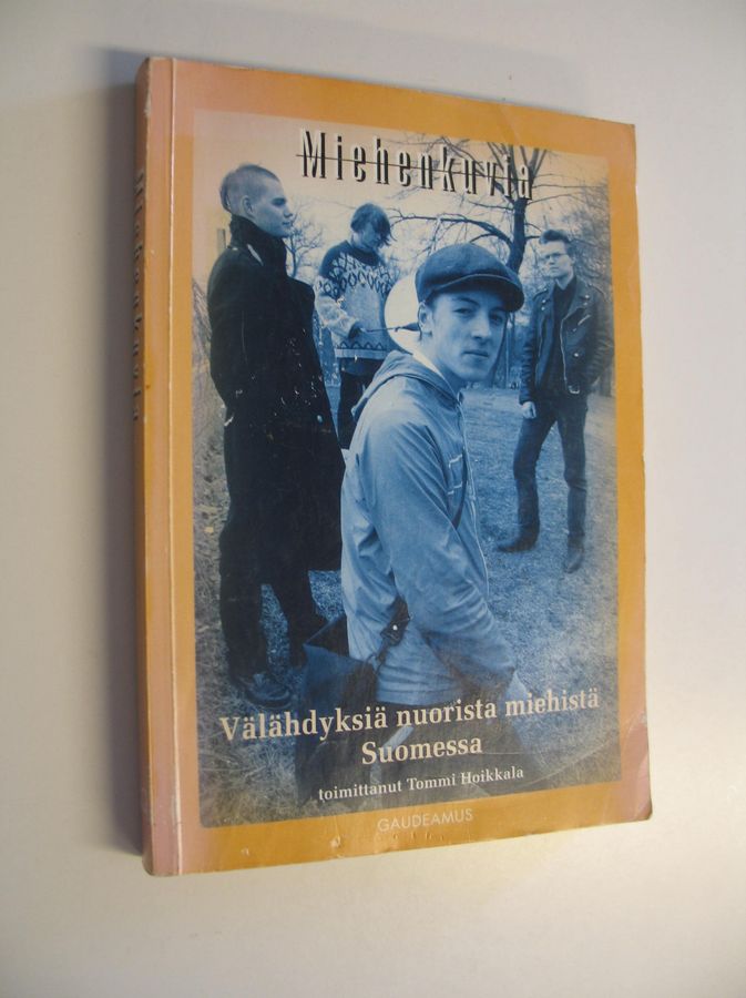 Miehenkuvia