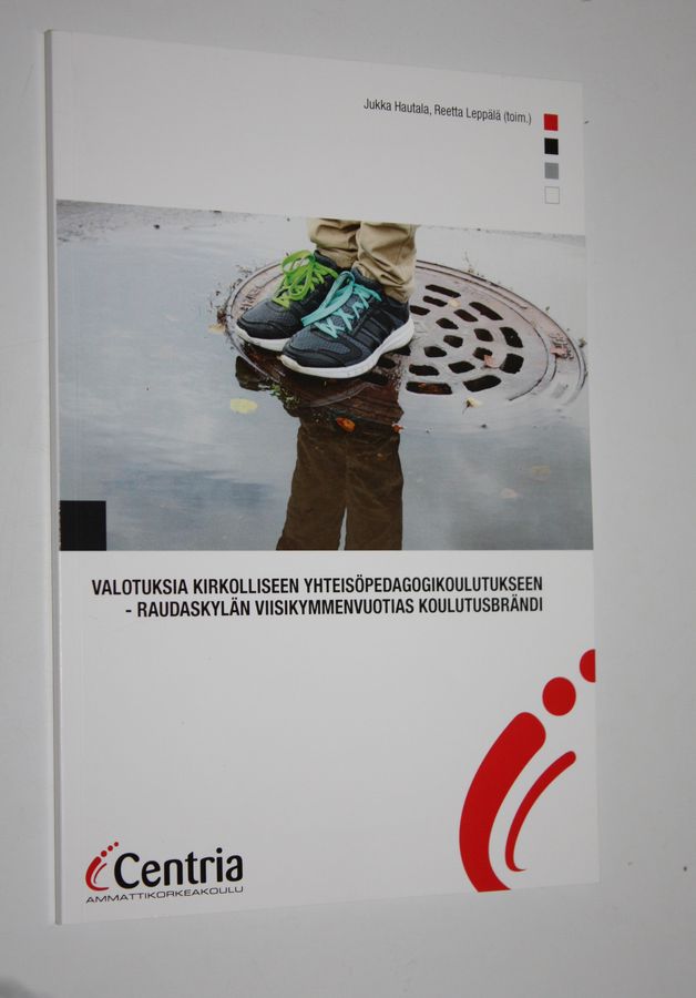 Valotuksia kirkolliseen yhteisöpedagogikoulutukseen