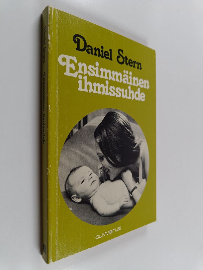 Ensimmäinen ihmissuhde