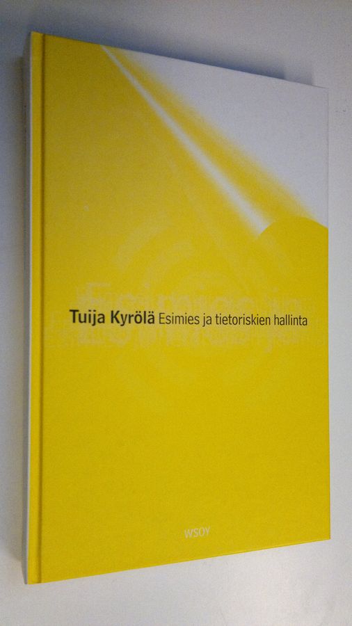Esimies ja tietoriskien hallinta
