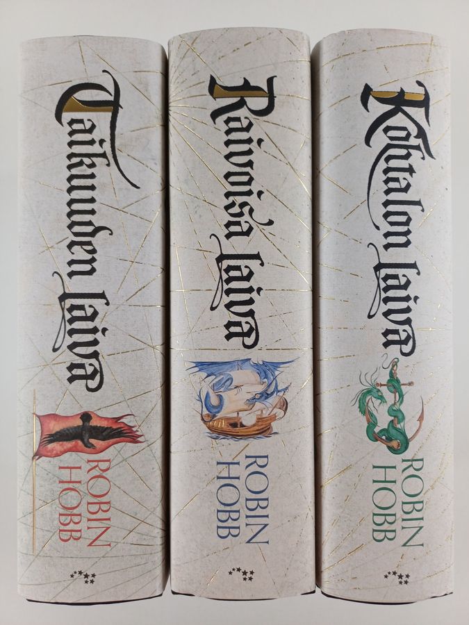 Robin Hobb : Elolaivat 1-3 : Taikuuden laiva ; Raivoisa laiva ; Kohtalon laiva