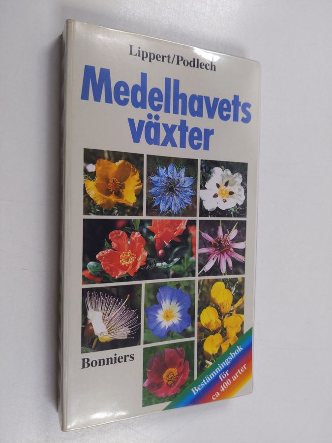 bestämningsbok för ca 400 arter