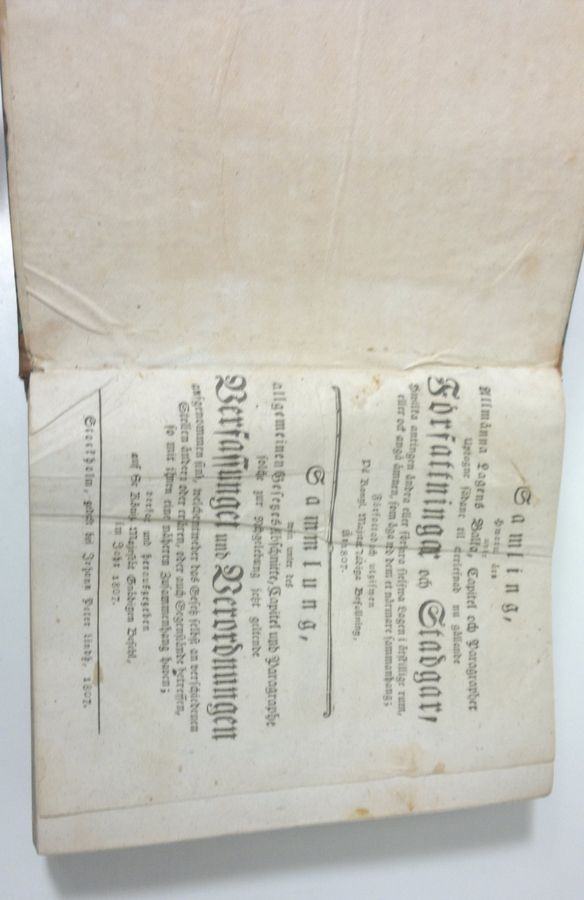 Samling, hwaruti äro under allmänna lagens balkar (1822), capitel och paragrapher uptagne sådane til efterlefnad nu gällande författningar och stadgar, hwilka antingen ändra eller förklara sjelfwa lagen i åtskillige rum, eller ock