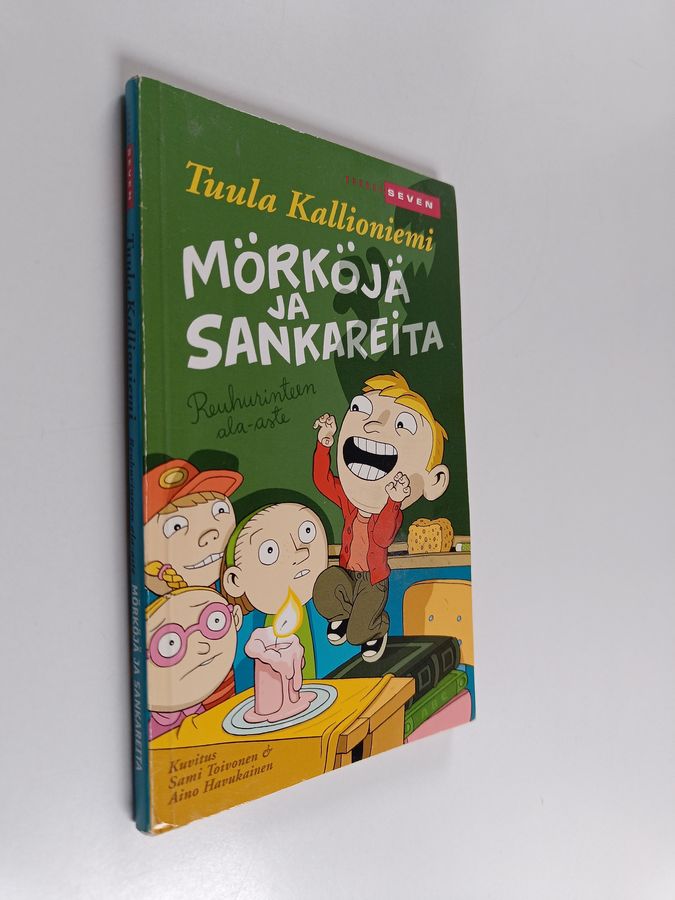 Mörköjä ja sankareita