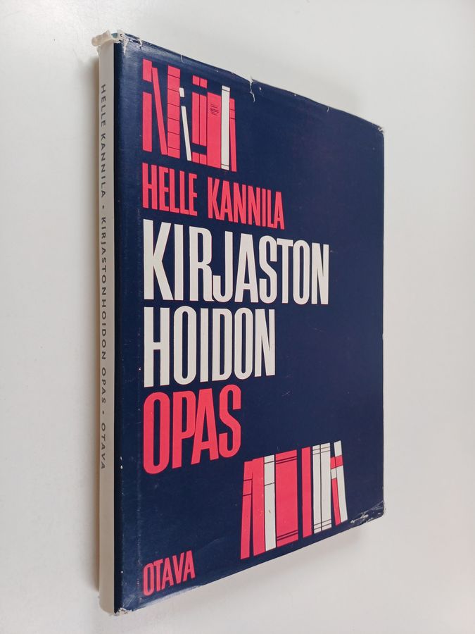 Helle Kannila : Kirjastonhoidon opas