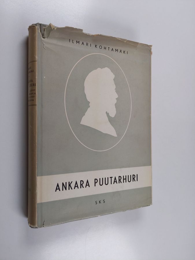Ankara puutarhuri : August Ahlqvist suomen kielen ja kirjallisuuden arvostelijana