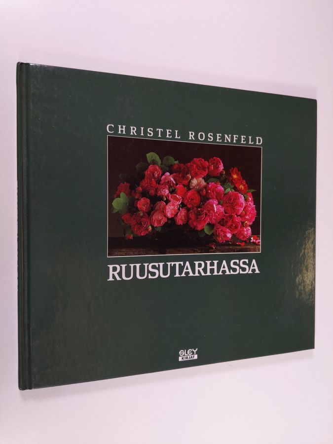 Christel Rosenfeld : Ruusutarhassa