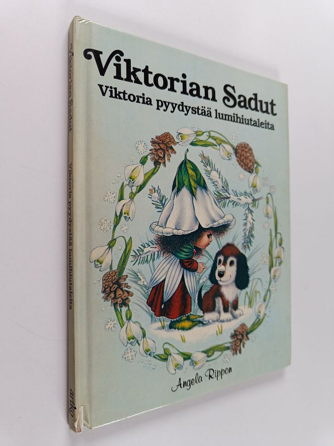Viktoria pyydystää lumihiutaleita