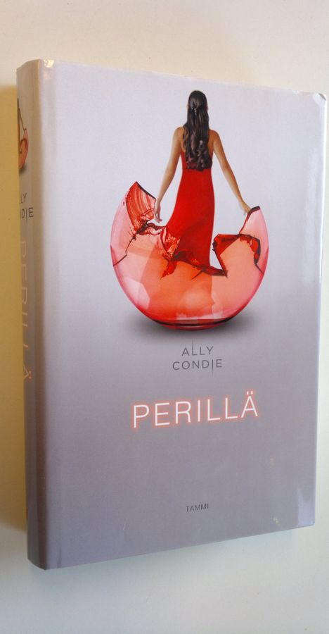 Ally Condie : Perillä (UUSI) Tarkoitettu osa 3