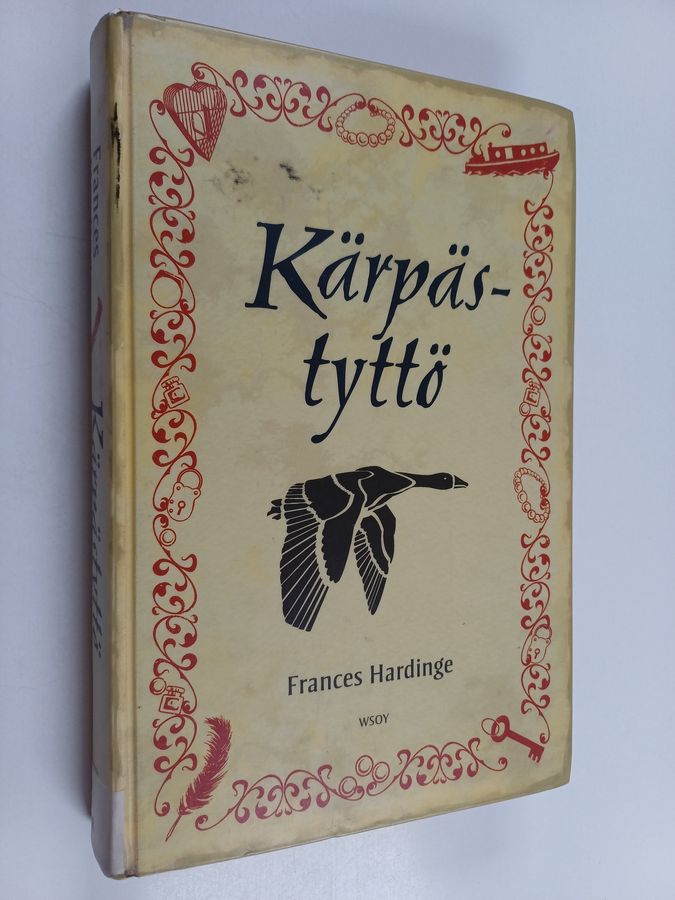 Kärpästyttö