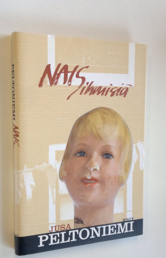 Jusa Peltoniemi : Naisihmisiä : novelleja supistusten väliltä