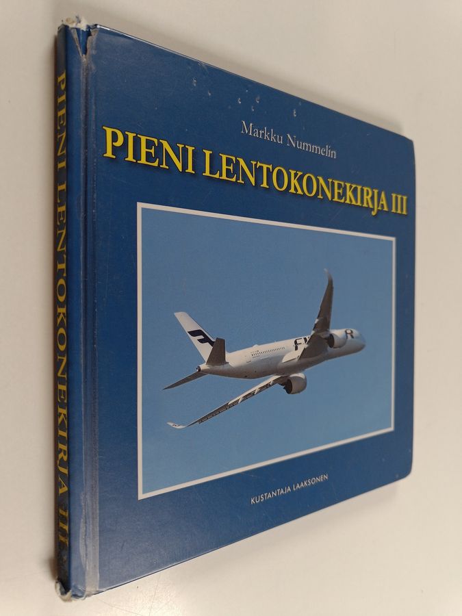 Pieni lentokonekirja.