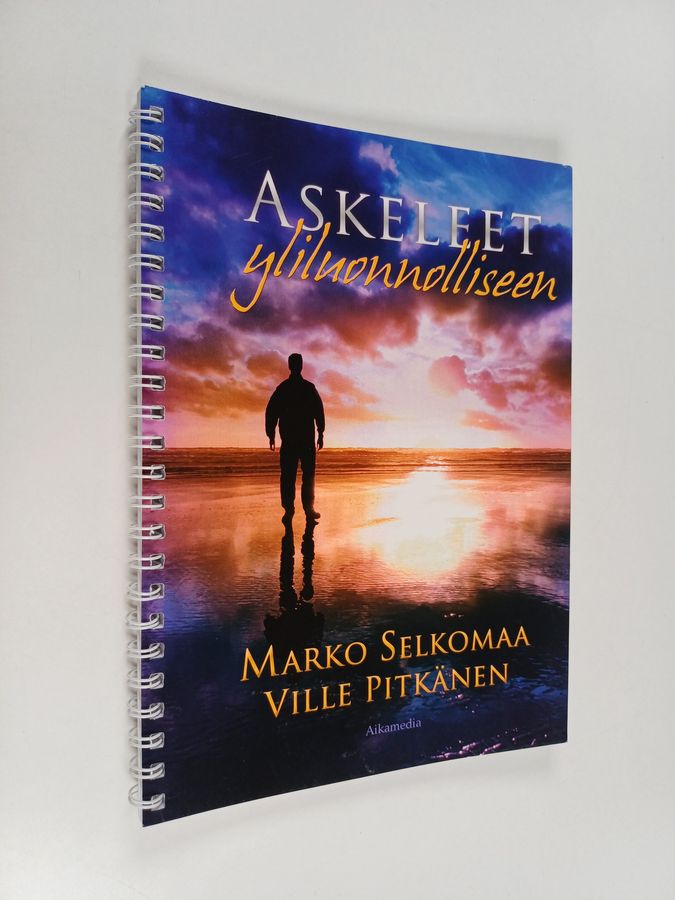 Askeleet yliluonnolliseen