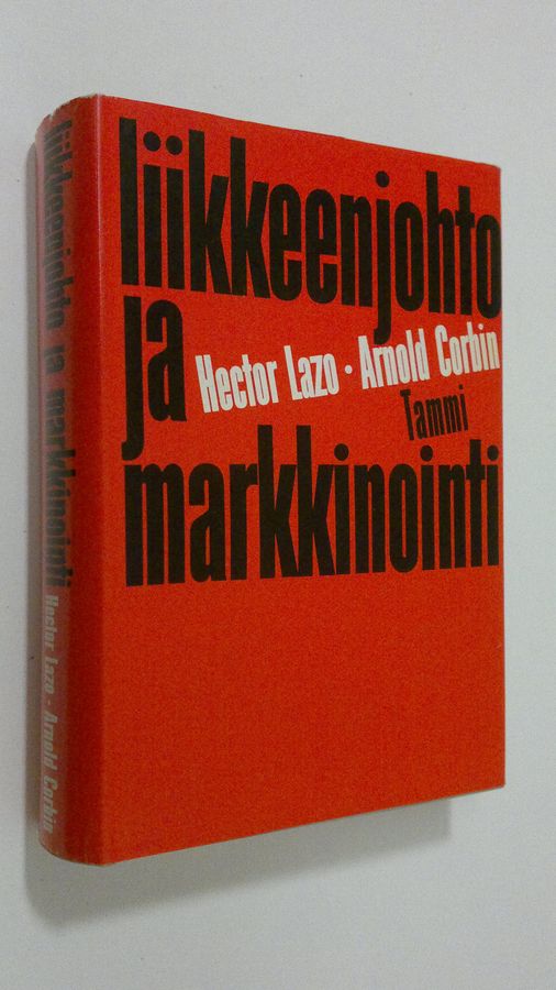 Hector Lazo : Liikkeenjohto ja markkinointi
