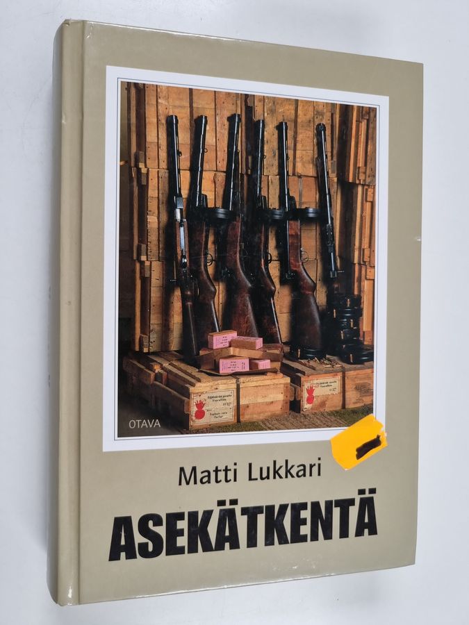 Matti Lukkari : Asekätkentä