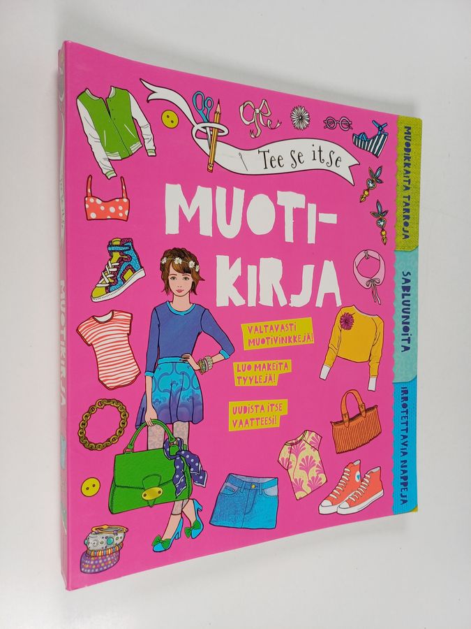 Caroline Rowlands : Muotikirja