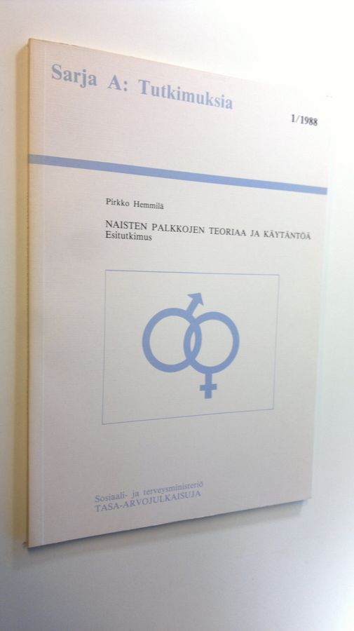 Naisten palkkojen teoriaa ja käytäntöä