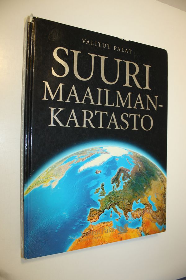 Hannakatri ym. (toim.) Hollmen : Suuri maailmankartasto
