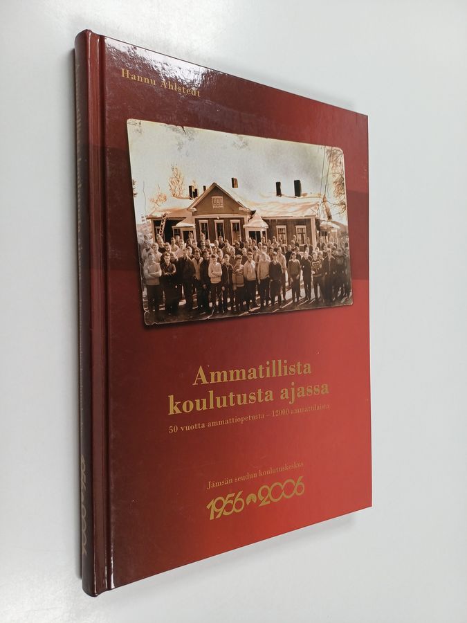 Ammatillista koulutusta ajassa