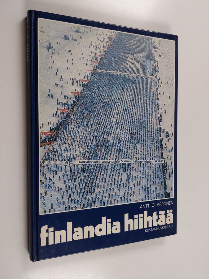 Antti O. Arponen : Finlandia hiihtää