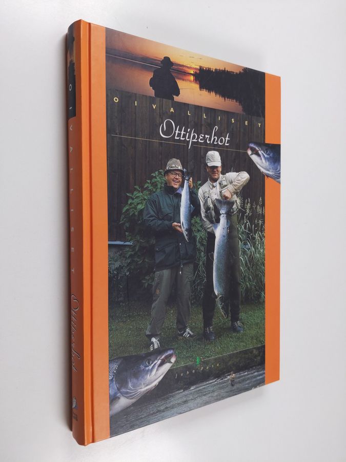 Juha Pusa : Oivalliset ottiperhot (signeerattu, tekijän omiste)