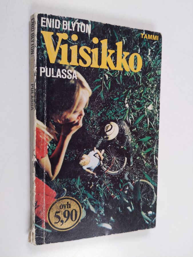 Enid Blyton : Viisikko pulassa