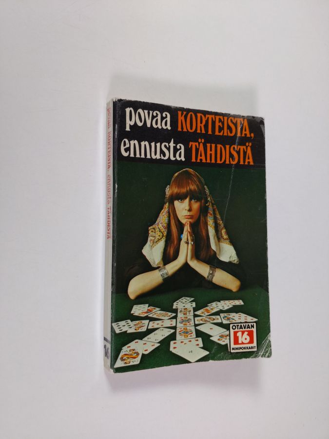 S. (toim.) Biurström : Povaa korteista, ennusta tähdistä