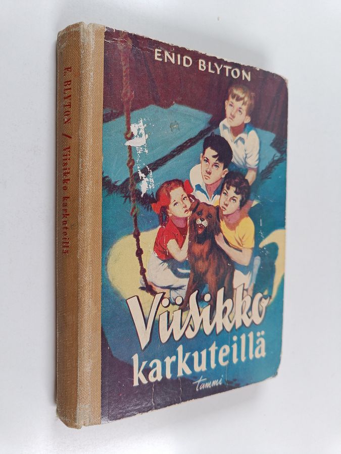 Enid Blyton : Viisikko karkuteillä
