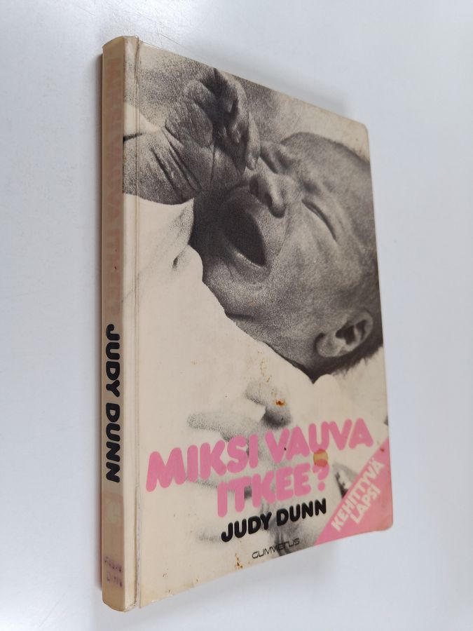 Miksi vauva itkee
