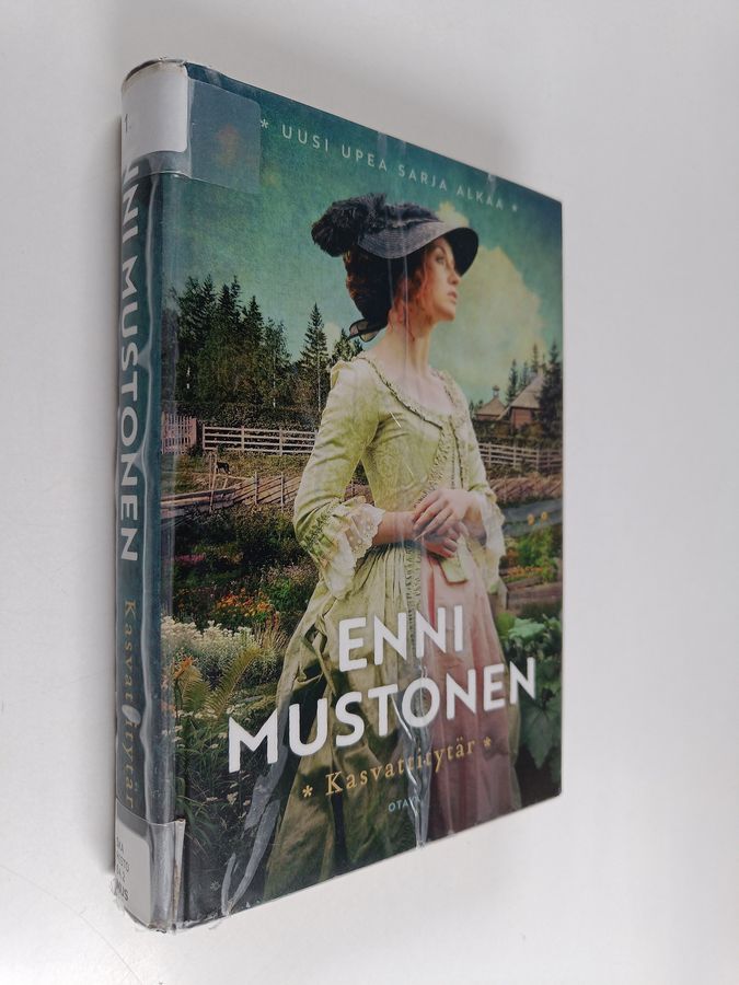 Enni Mustonen : Kasvattitytär