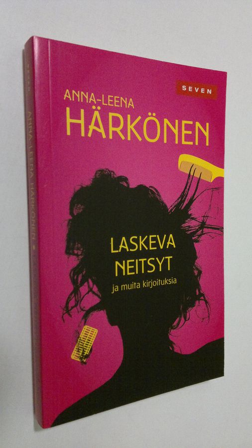 Anna-Leena Härkönen : Laskeva neitsyt ja muita kirjoituksia