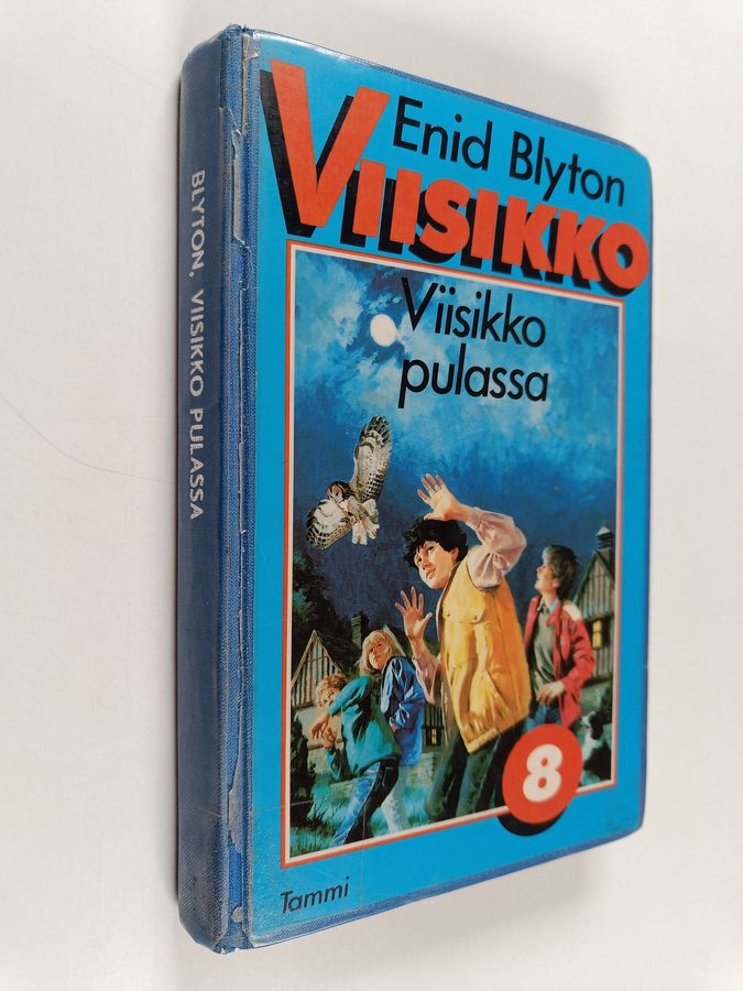 Enid Blyton : Viisikko pulassa