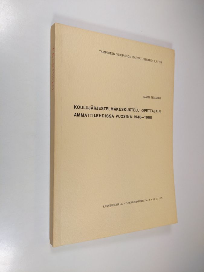 Koulujärjestelmäkeskustelu opettajain ammattilehdissä vuosina 1946-1968